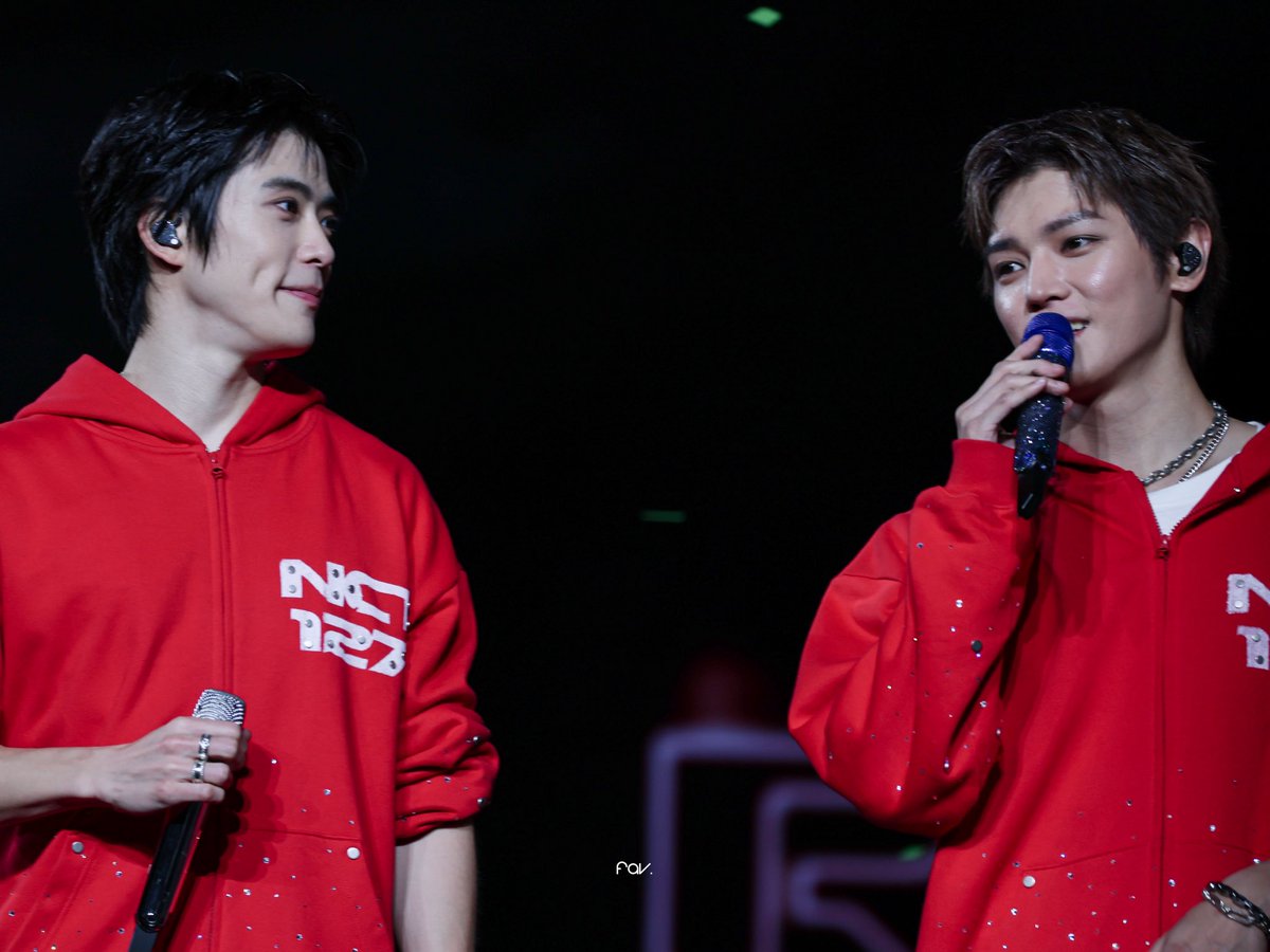 favourite_127's tweet photo. 261010 THE REDLINE HONG KONG 

🍑🌹 

#재현 #JAEHYUN #ジェヒョン
#태용 #TAEYONG #テヨン
#NCT127 https://t.co/jCzC0dX4nj