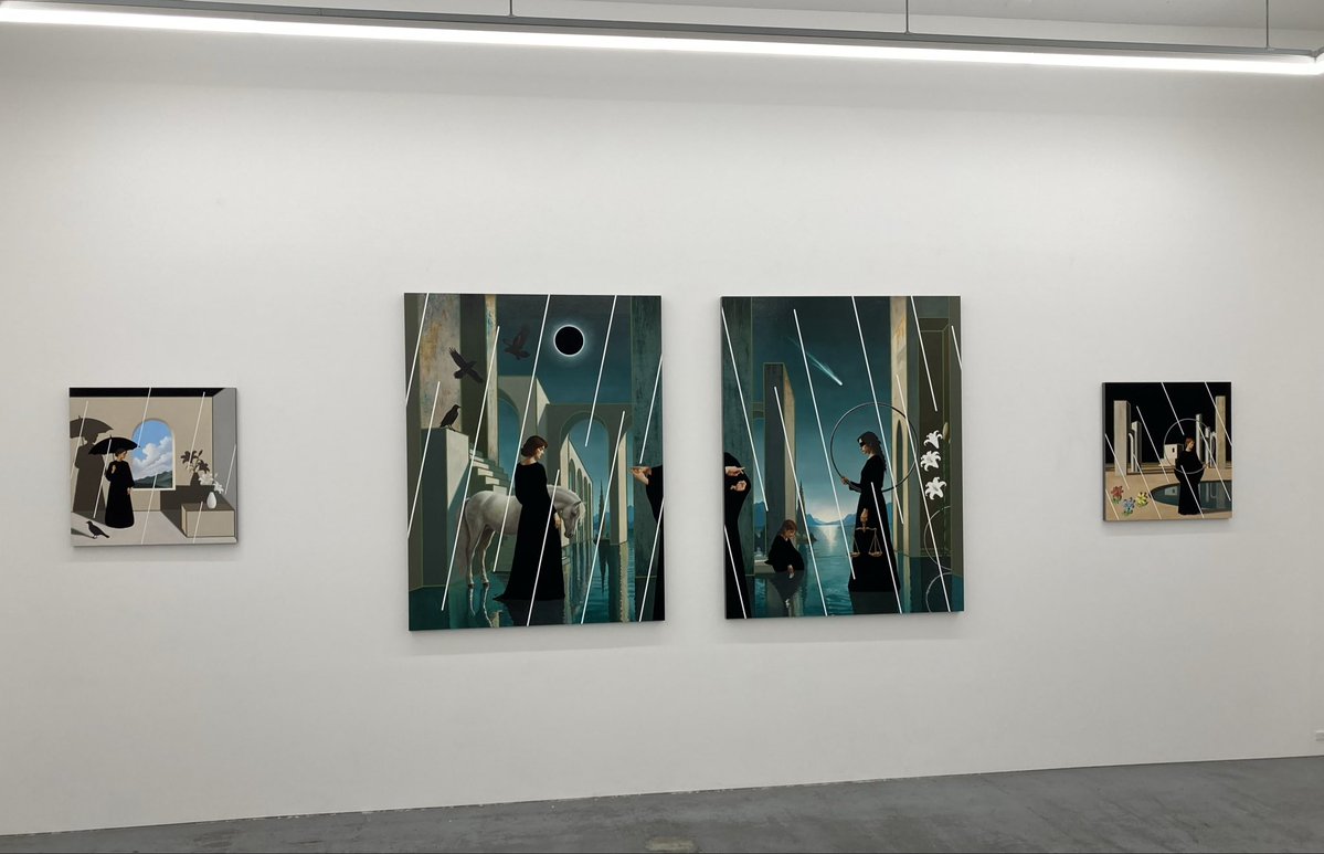 feelfields's tweet photo. HENKYO
小森紀綱個展『九曜-Navagraha-』

SNSで拝見して、ぜひ見に来たかった。

古典的な人物や建物
異質な程強調された輪郭線
飲み込まれる様な強い黒ベタ
広重の雨の様な光
惑星と結ばれた手印

様々な要素が詰め込まれた
古典絵画と仏画と現代アートが融合した様な作品は本当に素晴らしかった。 https://t.co/FvfsUfT3Fd