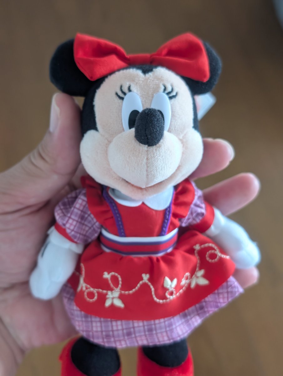 Dd_like_Disney's tweet photo. ベリーちゃんがどうしても欲しくて、
お願いしてお迎えする事が出来ましたー❗顔パン🤣✨✨ https://t.co/RsKjx0CxC7