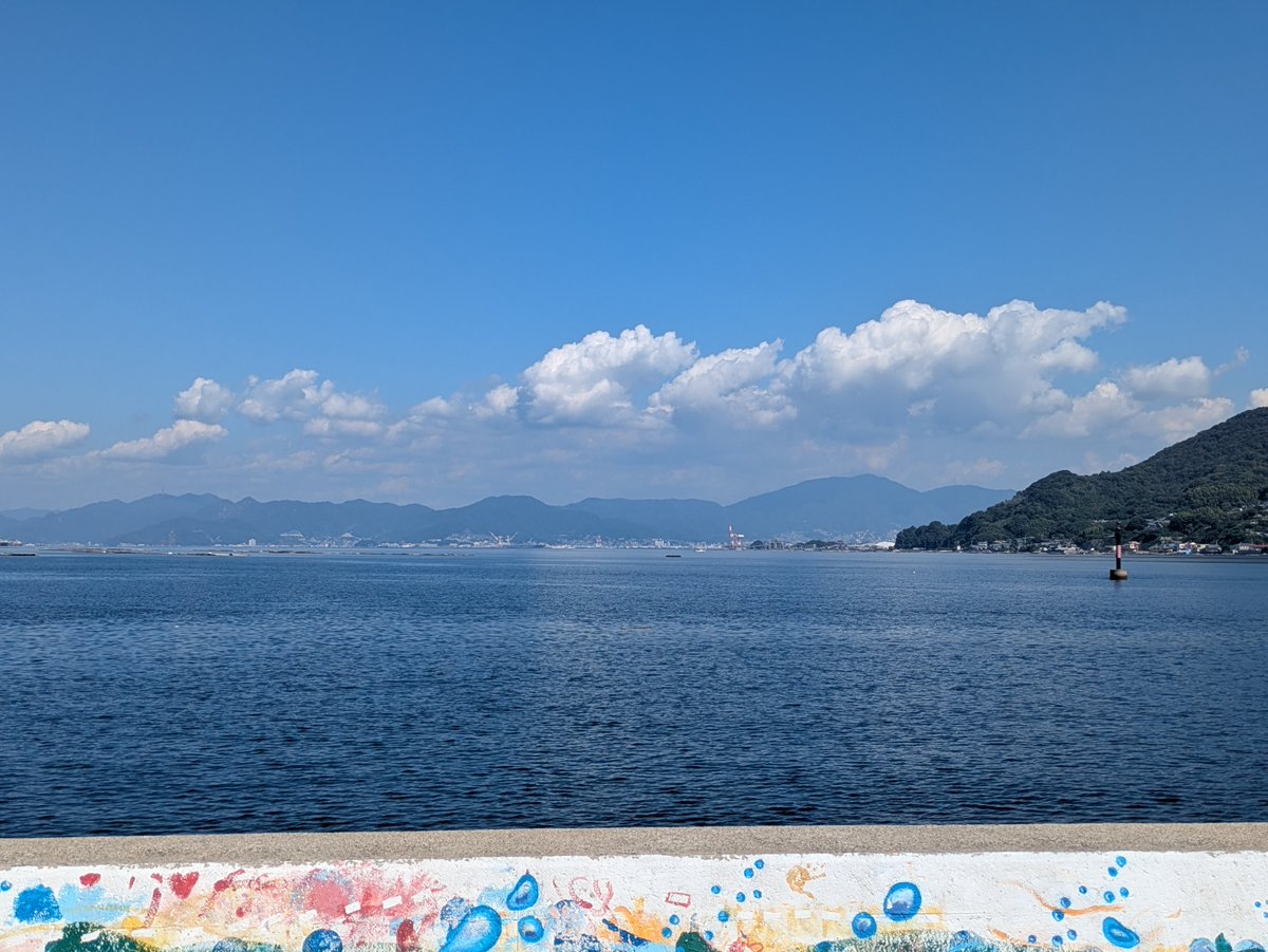 Xue_Neve's tweet photo. 海見てからの生しらすどーん https://t.co/4B1gHvDVr2