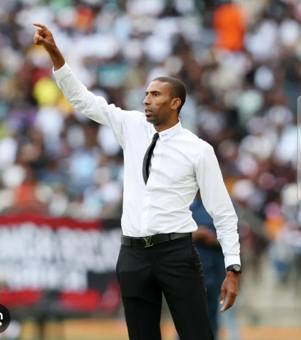 BabonkeL's tweet photo. You remain the best coach in PSL. I love you Broski and we should focus on winning the 3 other trophies.  Mamelodi Sundowns was just better yesterday and that's football.  I love you Broski https://t.co/YLv1jVm2Fh