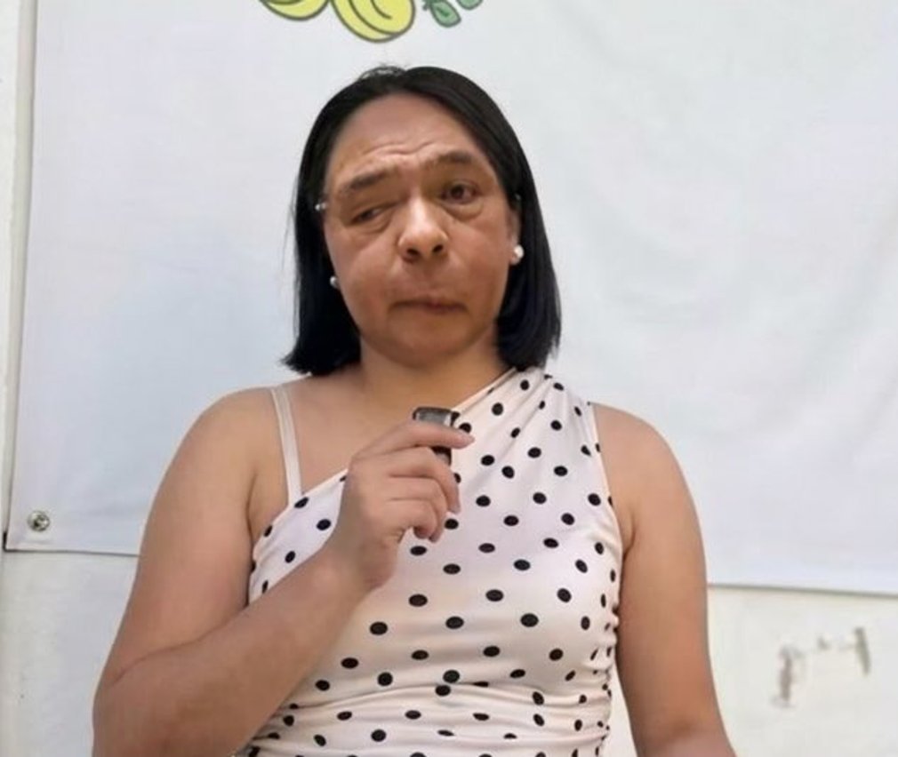rand0m3e1's tweet photo. Lady Chuequis. https://t.co/gr5Uj2O41t