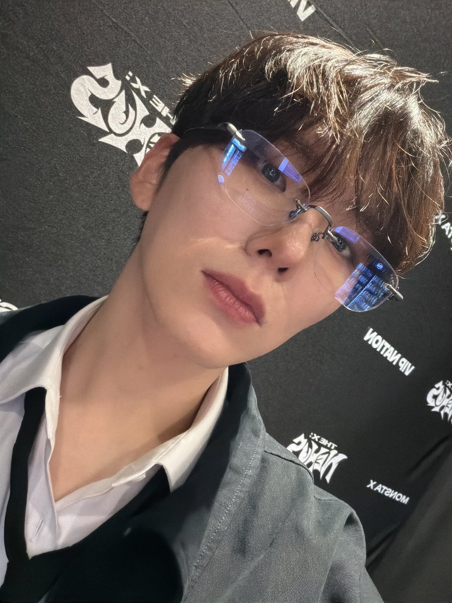 mykittykh's tweet photo. 34세 성인남자 얼굴 수준 말 안됨 https://t.co/hVaLjnyfKE