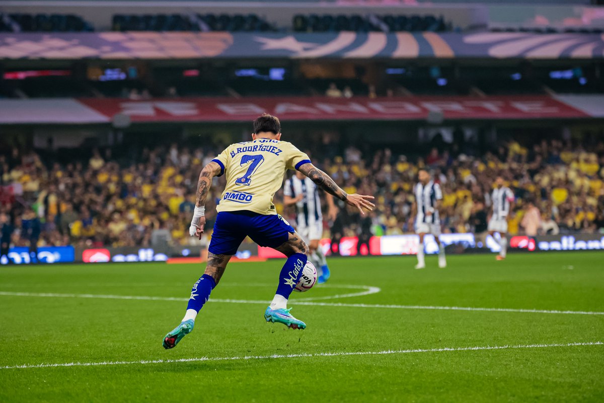 ClubAmerica's tweet photo. ⏱️ 45+' | Se agregan 3 minutos a la primera parte del partido. 🦅
⚽️ América 0 vs. 1 Monterrey https://t.co/8q67DfrZkA