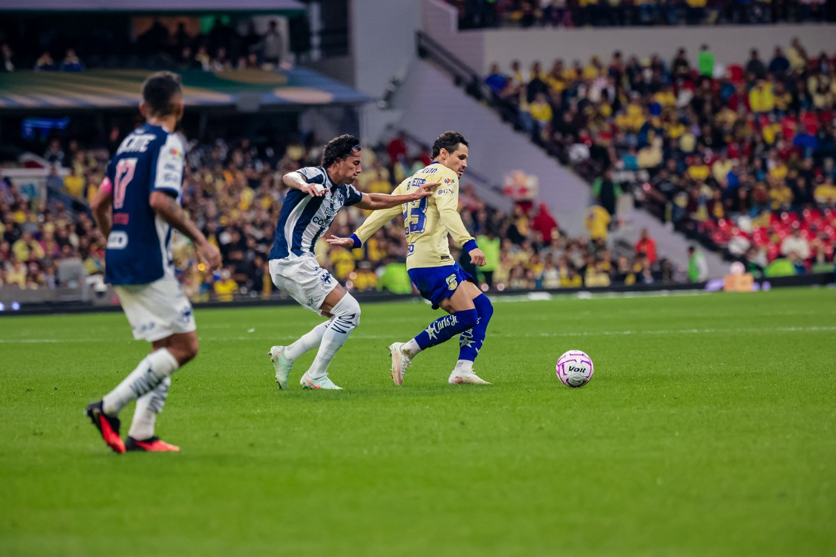 ClubAmerica's tweet photo. ⏱️ 45+' | Se agregan 3 minutos a la primera parte del partido. 🦅
⚽️ América 0 vs. 1 Monterrey https://t.co/8q67DfrZkA