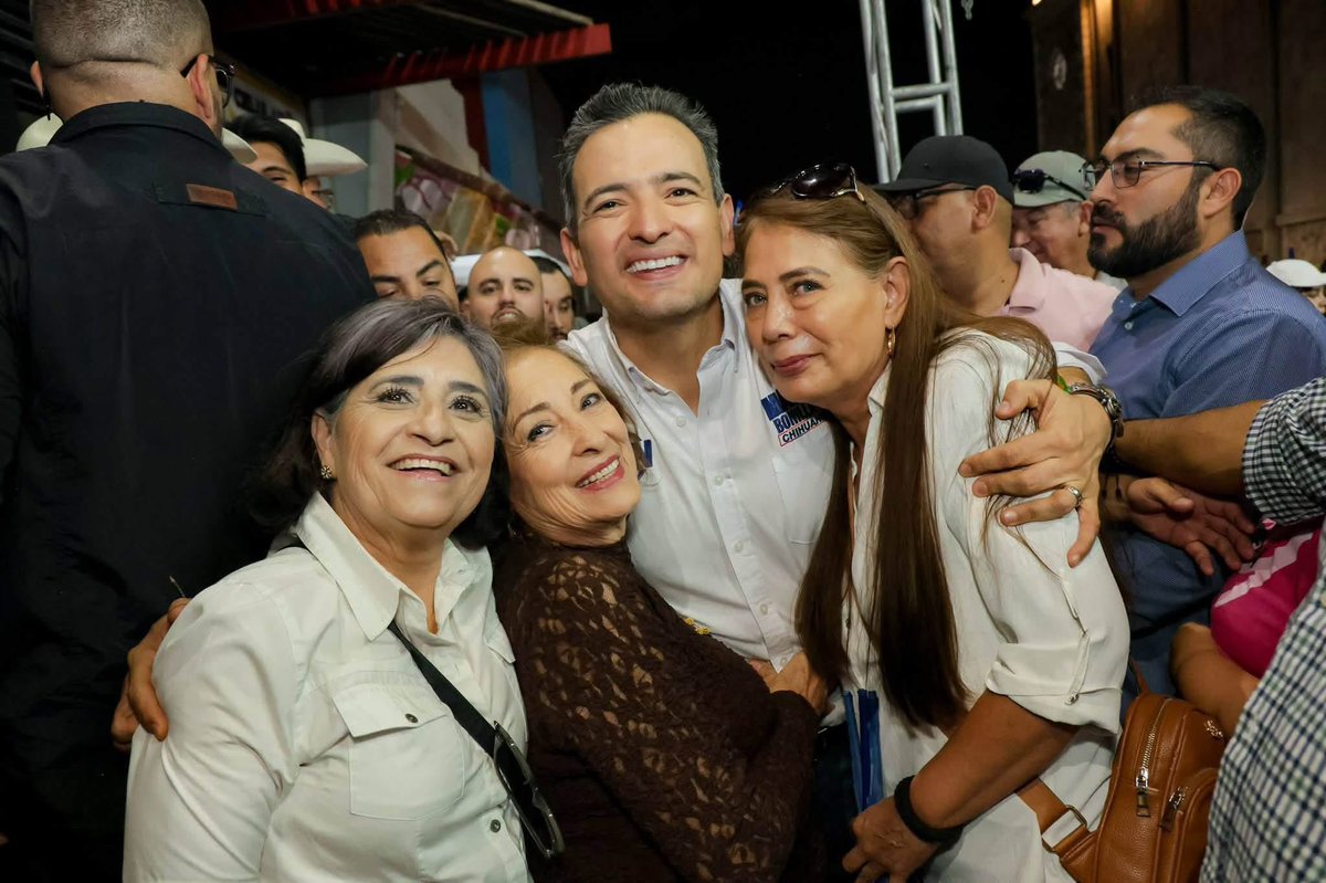 SoyBonillaMarco's tweet photo. Con mucho orgullo y con el corazón en la mano, asumí la responsabilidad de ser el Coordinador Estatal para la Defensa de la Patria, la Familia y la Libertad en nuestro estado. Lo recibo con honor y con un compromiso enorme, pero sobre todo lo hago consciente de lo que representa: mantener seguro a Chihuahua.
Voy a dejar el alma para proteger esta tierra, que se defiende como se defiende lo sagrado.
Estoy listo, estoy dispuesto, estoy firme y estoy seguro.
Para aquellos que quieren venir a destruir lo que con mucho trabajo todas y todos los chihuahuenses hemos construido:
NO VAN A ENTRAR.
Desde Juárez hasta Jiménez, desde Madera hasta Ojinaga. Desde la sierra imponente hasta el desierto que hemos vencido.
¡CHIHUAHUA SE DEFIENDE! ¡CHIHUAHUA ESTÁ DE PIE! ¡CHIHUAHUA NO SE ENTREGA!
¡¡¡VAMOS CON TODO!!!