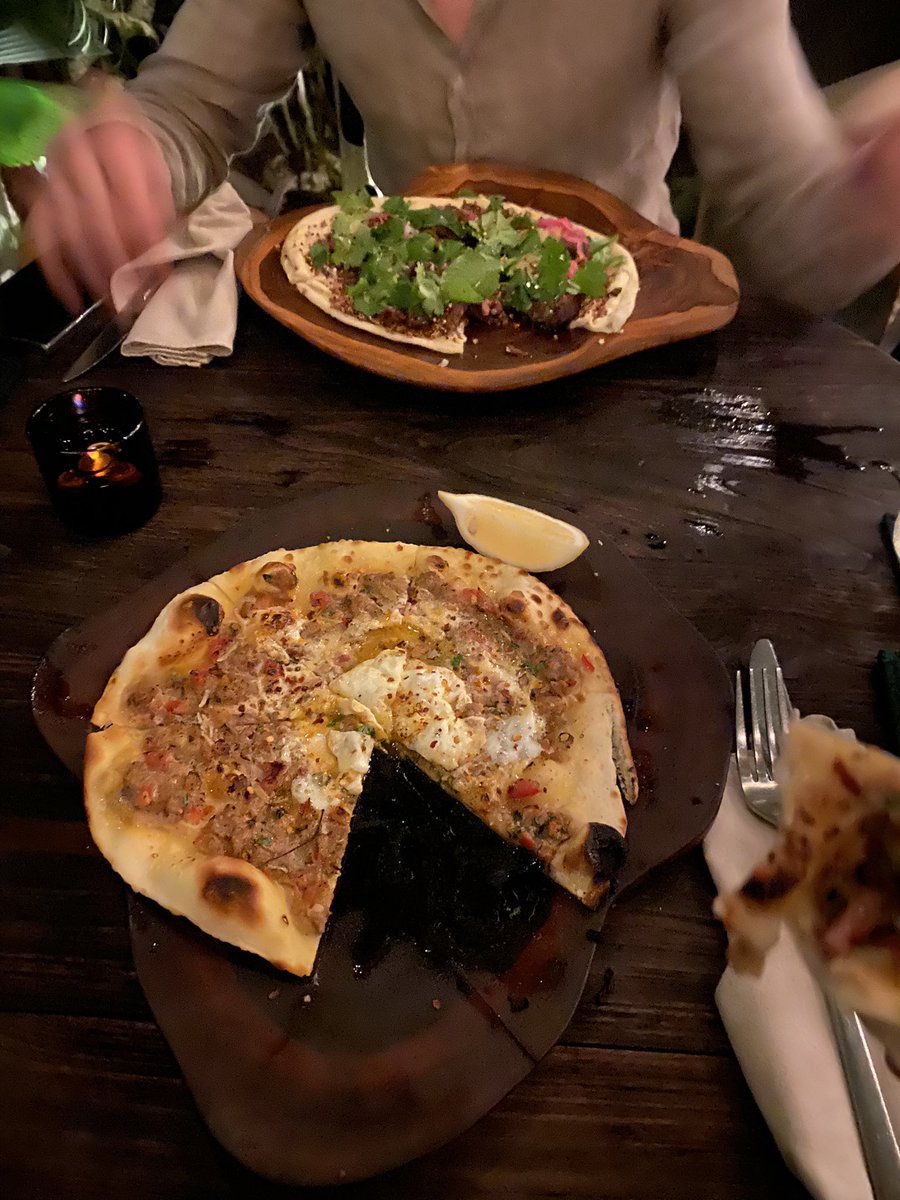 arblunaaaaa's tweet photo. Top 4 pizza enak di Bali menurut gue🍕

📍shelter, pererenan
📍la casetta, umalas
📍la baracca, canggu
📍warung seseh https://t.co/GvpdDML5Co