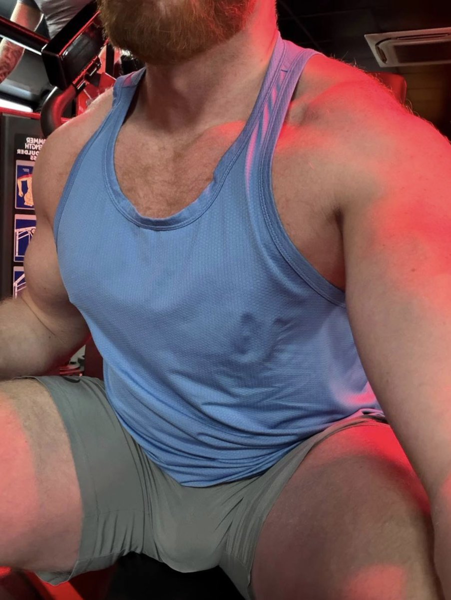 teninchtopclub's tweet photo. At the gym vs at home 

Daddy needs himself a spotter, who’s up for the challenge? @teninchtopx https://t.co/y1xXjQ8hc4