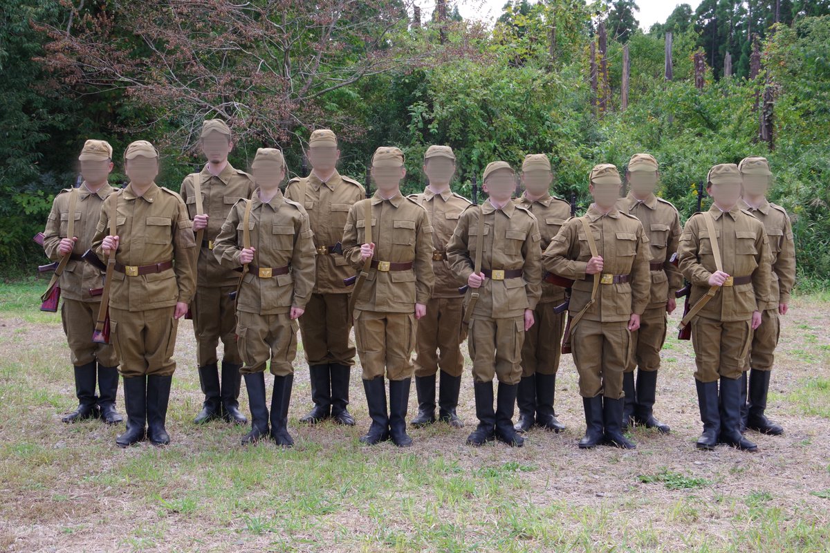 RojiMaze's tweet photo. 昨日は「その服でその装備組むのあんまない」って格好を10人以上集めたり、「その服にそのパッチ付けてる奴がこんなに集まるのキモい」って集まりできて楽しかったな〜　リリイベも行きたかったけど！ https://t.co/FblbENjQlm