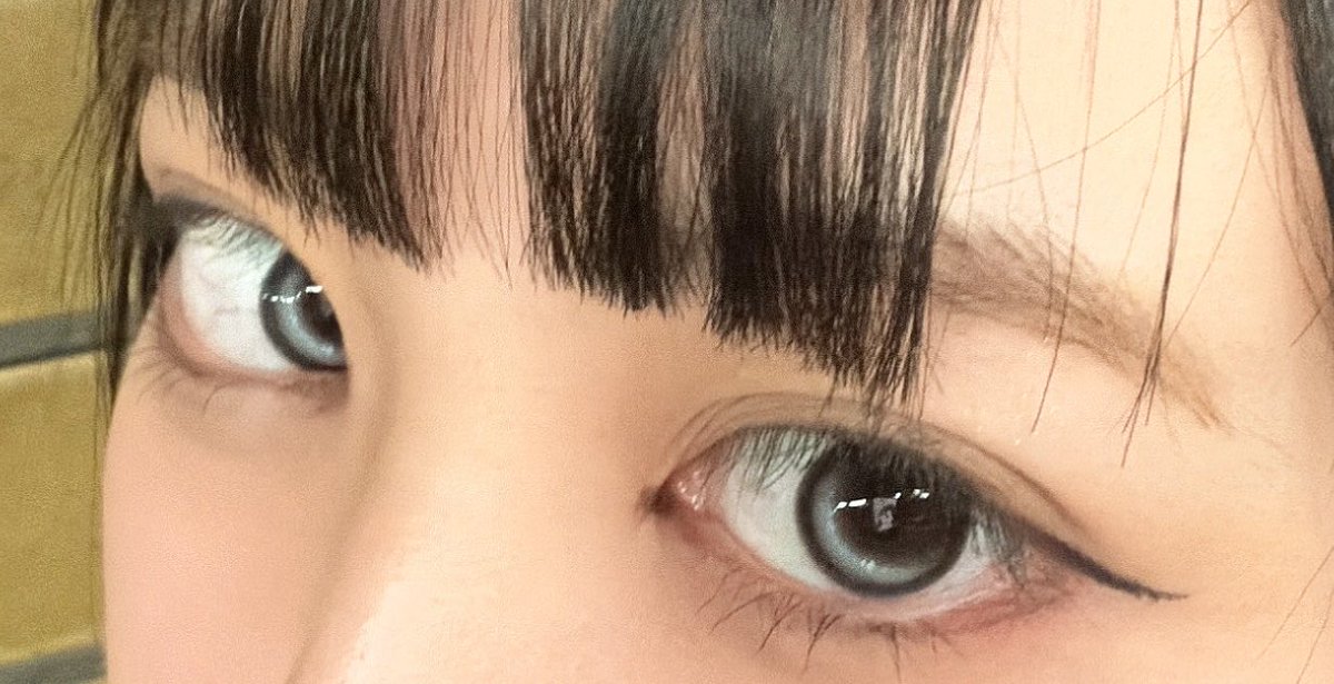 Luna_pyoi's tweet photo. @Bmbo_green いわゆる「水光軸固定カラコン」
乱視用コンタクトレンズを応用して上下でレンズの印刷を変えることで、目がきゅるきゅるに見える https://t.co/Swzupafwyc