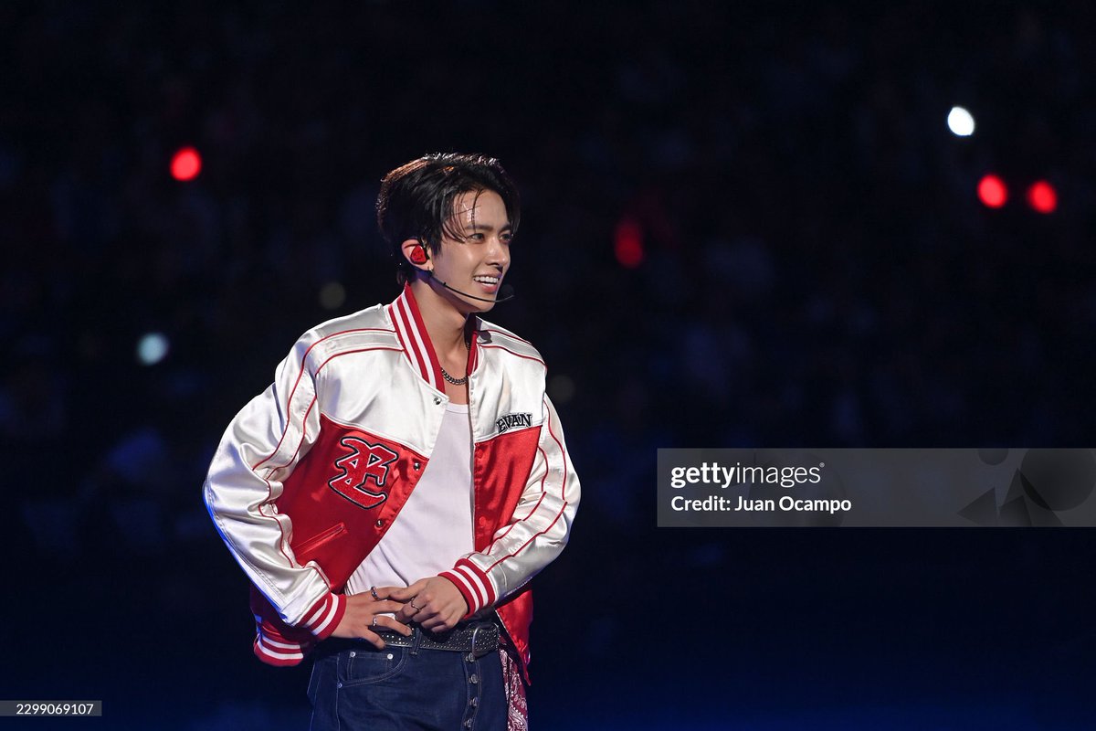 EVAN01ACE's tweet photo. these pictures are everything 🥹❤️‍🩹 https://t.co/eA52FdQTud