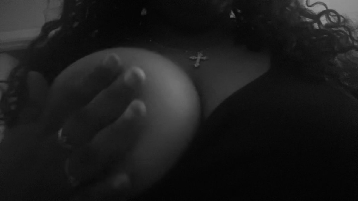 venusinlunar tweet picture