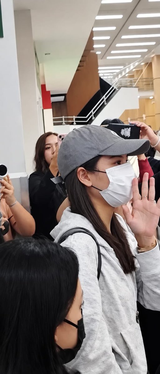 pinkponygirl04's tweet photo. Les prometo que ni mi título universitario me dio tanta felicidad como tener a mis nenas tan cerca, son el amor de mi vida, por favor nunca se vayan
Te amo lookmhee, te amo Sonya
@sonyasarann @Lookmheewang
#lmsy #lookmheesonya #lmsymexico https://t.co/wG8XDXLQno