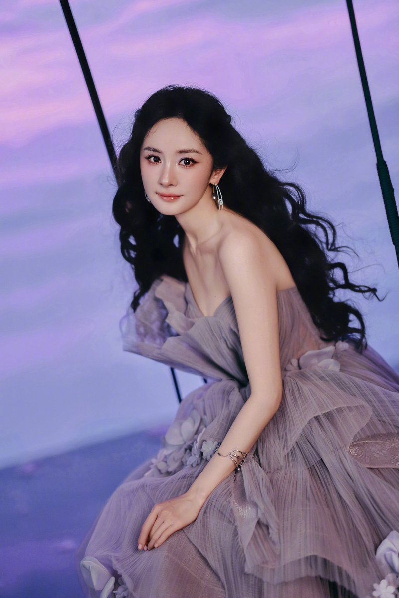 C_Actor_Actress's tweet photo. #杨幂 #yangmi https://t.co/UfBjnlunGj