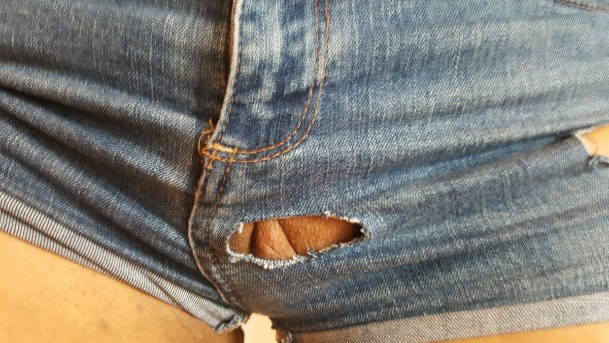 likeanotherbird's tweet photo. Flashing but not that much🫦 https://t.co/aNGNLDbgE9