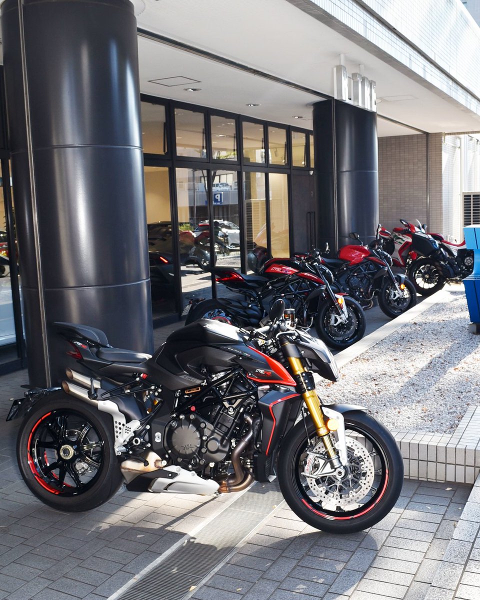 mvagustajp's tweet photo. 本日10月11日（日）も「MV Agusta Yokohama-Kohoku Showroom」にてオープニングイベントを開催中です。ご来場の皆さまには、MV Agustaオリジナルクッキーをプレゼントいたします。本日からは一般のお客さまもご来場いただけます。ぜひこの機会にお立ち寄りいただき、MV Agustaの魅力をご体感ください。 https://t.co/9lFfTkVOxp
