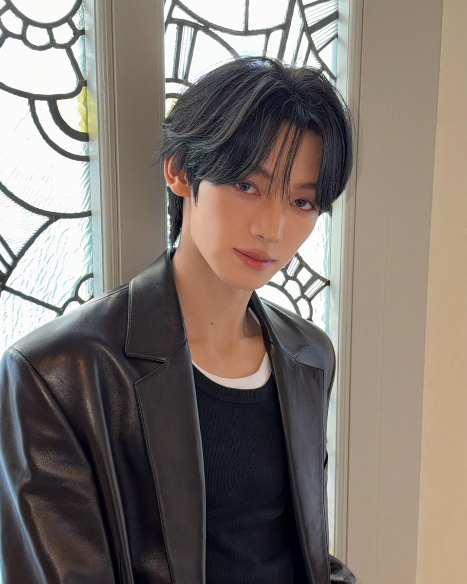 lenscapes's tweet photo. ⠀
ㅤ✎「 #2GETHER47 」
⤹ 💬 ;𝒇𝒓𝒐𝒎 𝗛𝗔𝗕𝗘𝗟 🧸
아~~ from snapping pics at FW as a photographer to actually attending as an idol? Honestly hitting a whole new level, especially when it's PFW! Paris is always gorgeous, I'm completely in love (and CELINE) ㅋㅋ
⠀ https://t.co/S8nJBnYnA8