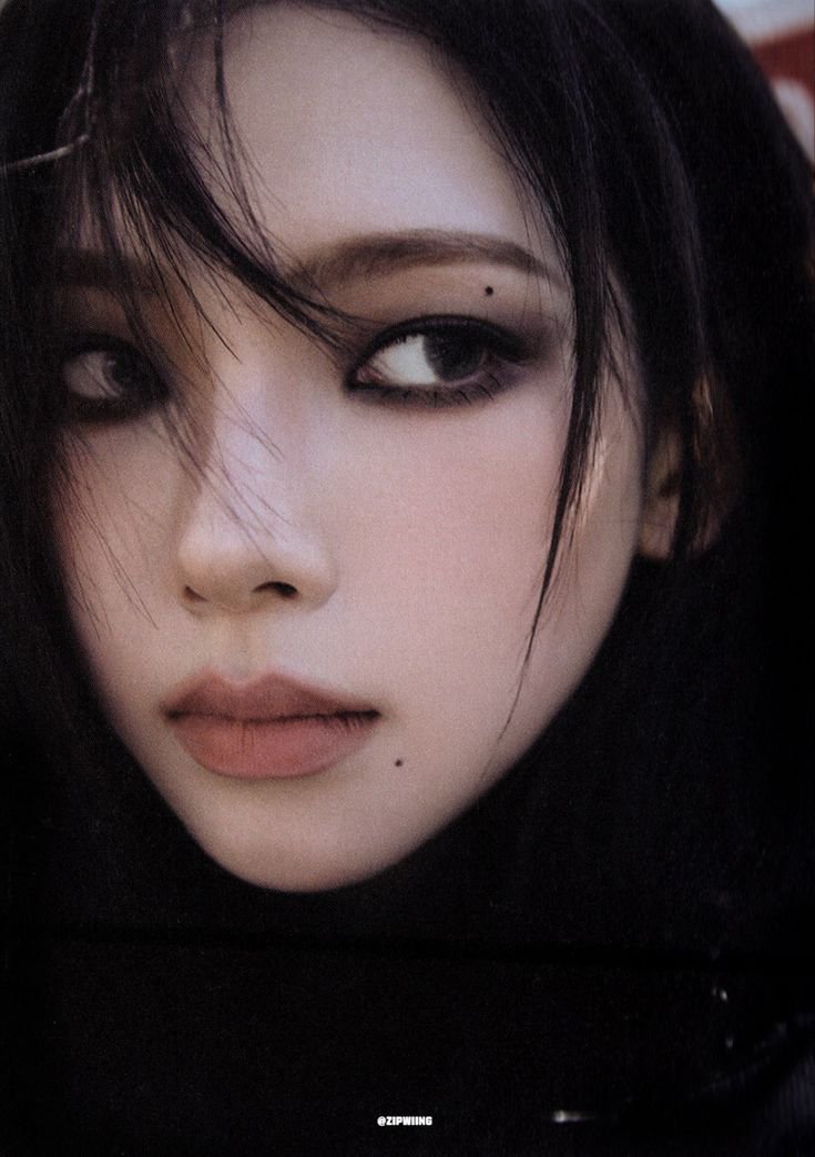 butterflyflyye's tweet photo. 2023                                            2026 https://t.co/hDXZYD4Oux
