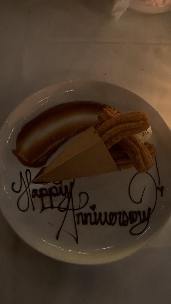 6gissele's tweet photo. happy 5🩵 https://t.co/DEq2rEpmKR