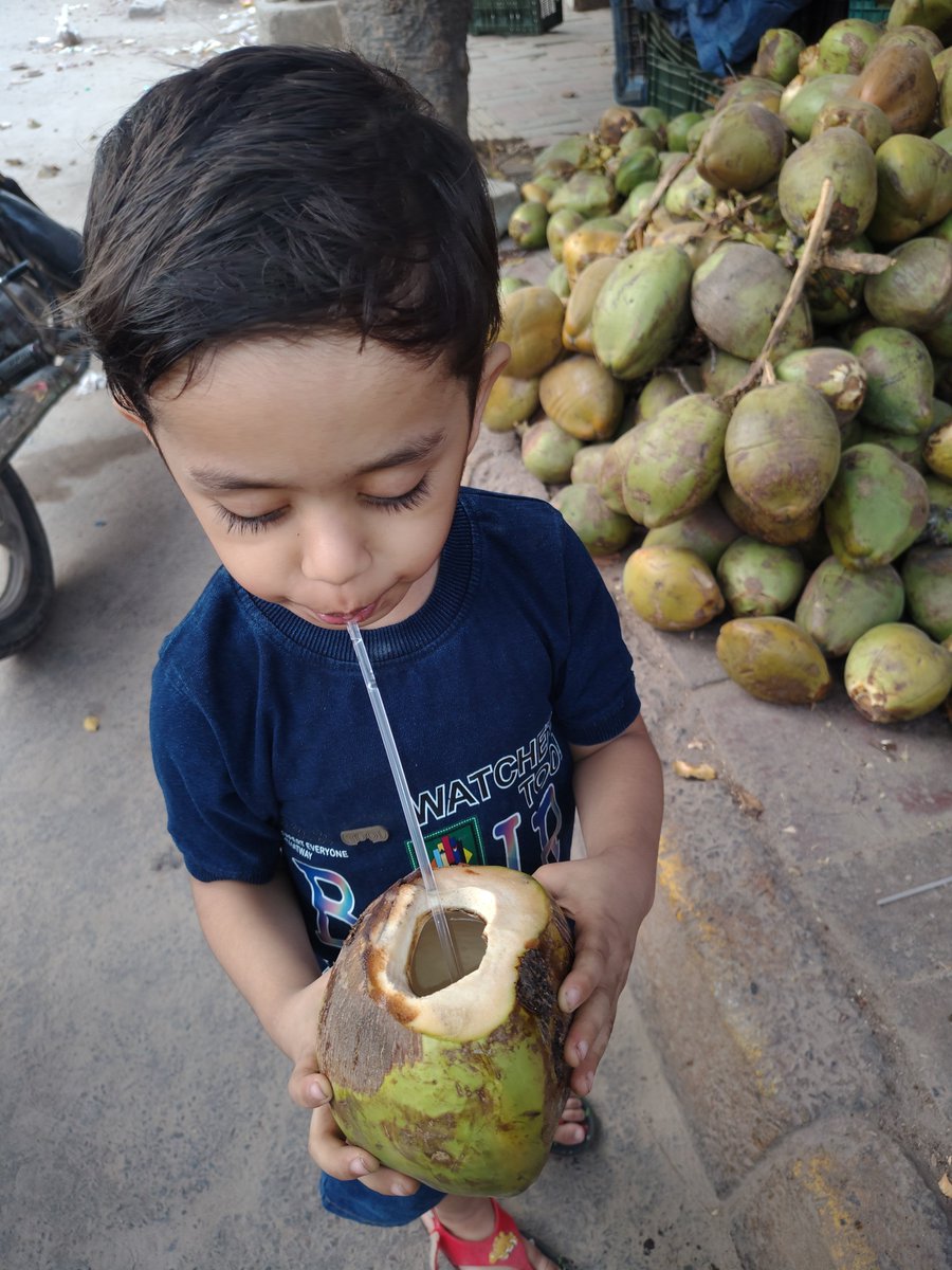 WorldPrerna's tweet photo. 🥥🌞 Morning vibes with my little champ Virat ❤️👩👦
सुबह की शुरुआत विराट के साथ नारियल पानी पीकर 🥰💚
Healthy mornings, happy moments! ✨🌿
#MorningVibes #CoconutWater #MomAndSon #HealthyLifestyle https://t.co/VigR03CxKk