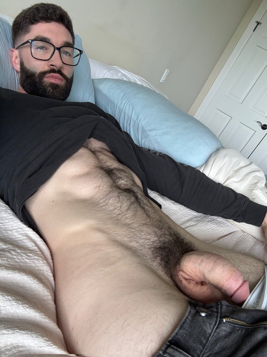 Henrybernare4t's tweet photo. Someone come sit on me ๐ #gay #men #onlyfans #hairy #bwc #softy #dick https://t.co/qudbi2K2hM