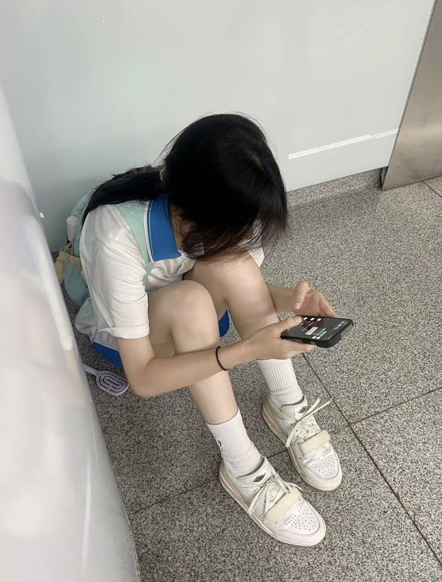 kelly15lo7's tweet photo. 再强调一次：我不要🚪！真不要！想看什么痛快点告诉我，我看到立马发.就是手发酸发不完而已 不需要你们打钱支持我
1：看福
2：看🐻 https://t.co/Hdvz8Zhk61