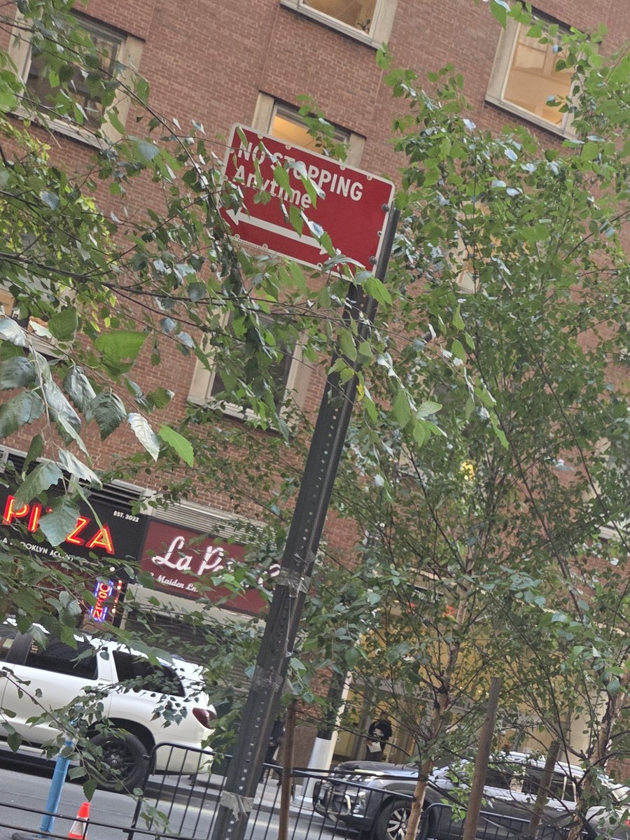 placardabuse's tweet photo. This #PlacardPerp from the @NewYorkStateAG's office was misusing their placard to dangerously park illegally too close to the fire hydrant in a No Stopping zone.

#PlacardCorruption 
#ThreatToPublicSafety https://t.co/cwu1NfQS5r