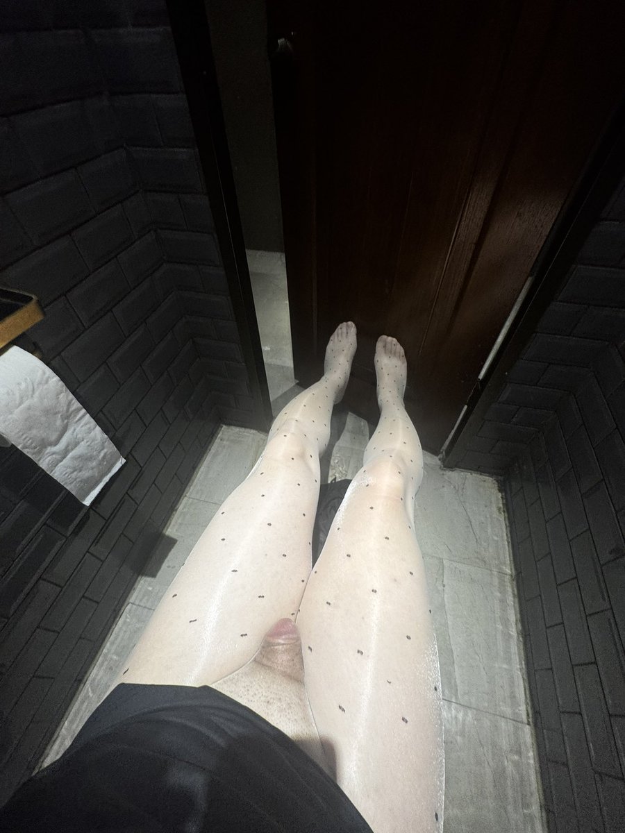 chunnnwn's tweet photo. 被安排任务啦 #伪娘 #露出 #雌堕 #丝袜 https://t.co/TxUhPXXAax