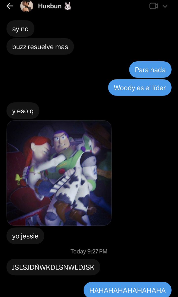 CHAOSVHS's tweet photo. Mi esposo me saca cada carcajada de verdad. https://t.co/imrGzxvSaC