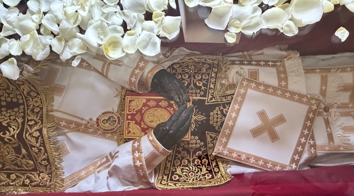 arist0men1s's tweet photo. Today Archbishop Elpidophoros of America presided over the translation of the relics of St. Gerasimos of Abydos at the chapel of Hellenic College Holy Cross Greek Orthodox School of Theology. https://t.co/29VKu4HFWN