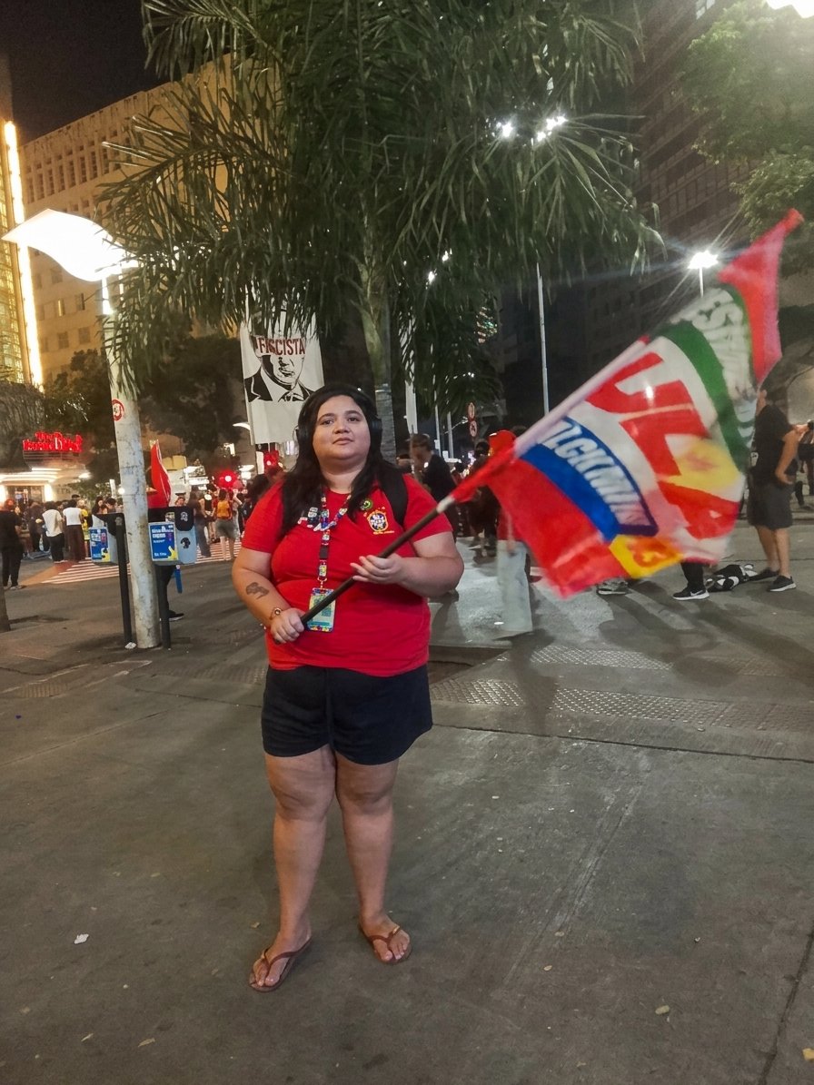 maybimxk's tweet photo. Compas, sair lá do Extremo Sul da Bahia pra tá aqui em Belo Horizonte lutando pela democracia, me ajudem a voltar pra casa e vir votar no segundo turno? Comprem minhas artes ou doe um pequeno valor no Pix: 12437253629 (Eva P. C)
Sigam-me no IG e vamos juntos somar pra virar esse jogo: @maybiilustra