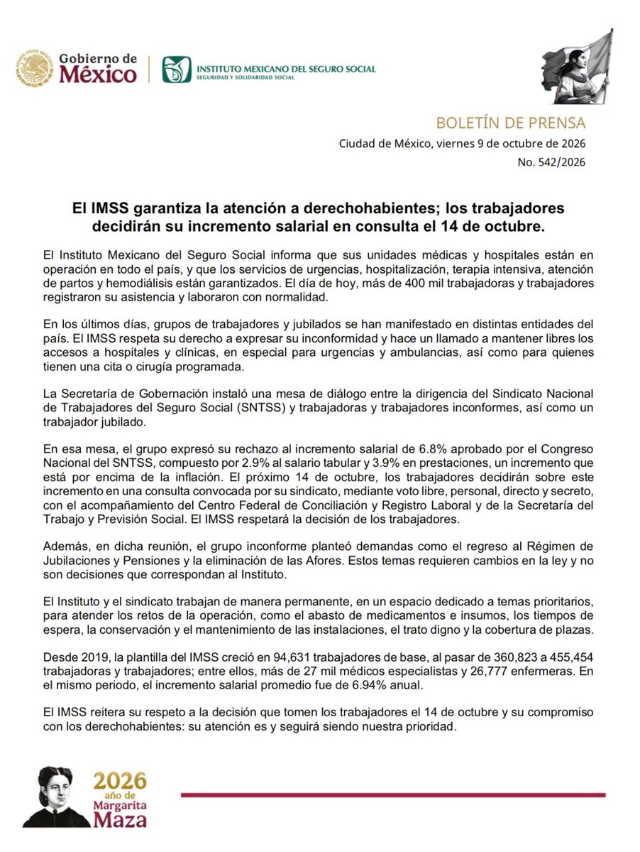 PLibertarioMx's tweet photo. Dice @Tu_IMSS que los médicos que estás viendo protestar no los estás viendo, están en tu imaginación, incluídos los que están siendo reprimidos. Que el servicio está igual que siempre —es decir, sin medicinas y sin eficiencia—, esto puede que sea cierto. Y que están bien pagados, bien equipados, bien abastecidos y que van a contratar a otro medio millón para seguir dando un pésimo servicio. 
Y, por último, que hagan lo que les de la gana el fin de semana, que ya se preocuparán por el tema después de la quincena. 
#TodoMal.