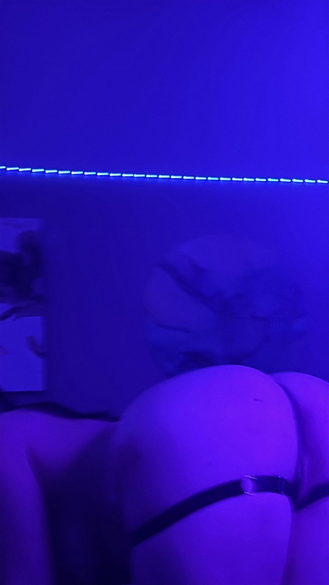 Trintittykitty's tweet photo. It’s better from the back ;) ♡ + ⟳

#nsfw #nsfwtwt #findom #wataa #chudai #domme https://t.co/9qRHRHYp5E