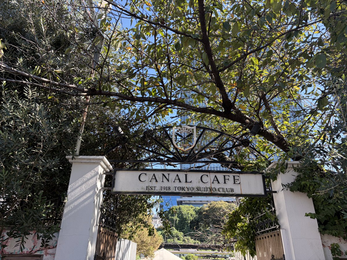 miwachi666's tweet photo. 初CANAL CAFE！

サインとかいくつもあって幸せ https://t.co/RxIRU1MZ7x