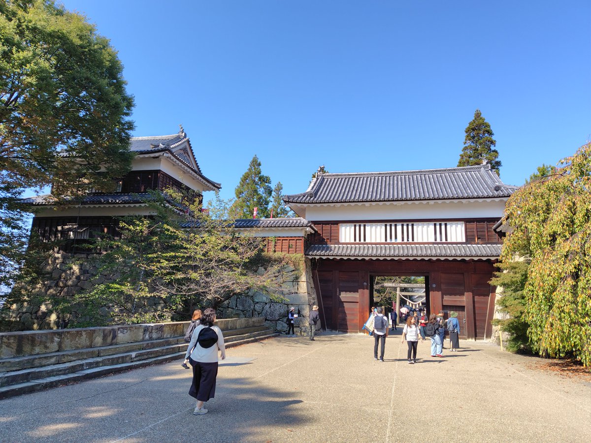 TMO0903's tweet photo. 午前中は上田城址公園に行ってました。
昼食は信州そば https://t.co/gBUMZeknZ4