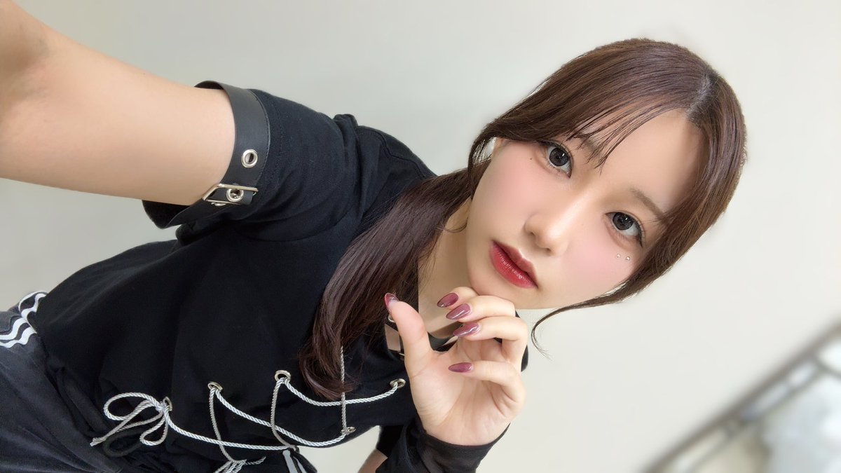 Tsuchiya_Rio's tweet photo. 前髪分けたよ #シャニソン_リリイベ https://t.co/7jilGMK0bC