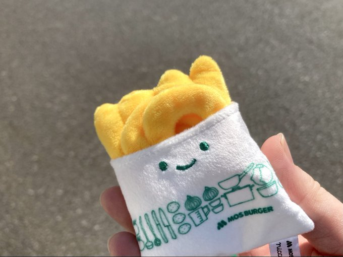 natts163's tweet photo. ポテトじゃなくてオニポテなのが熱い。これぞモス。 https://t.co/8OY6VZs5VL
