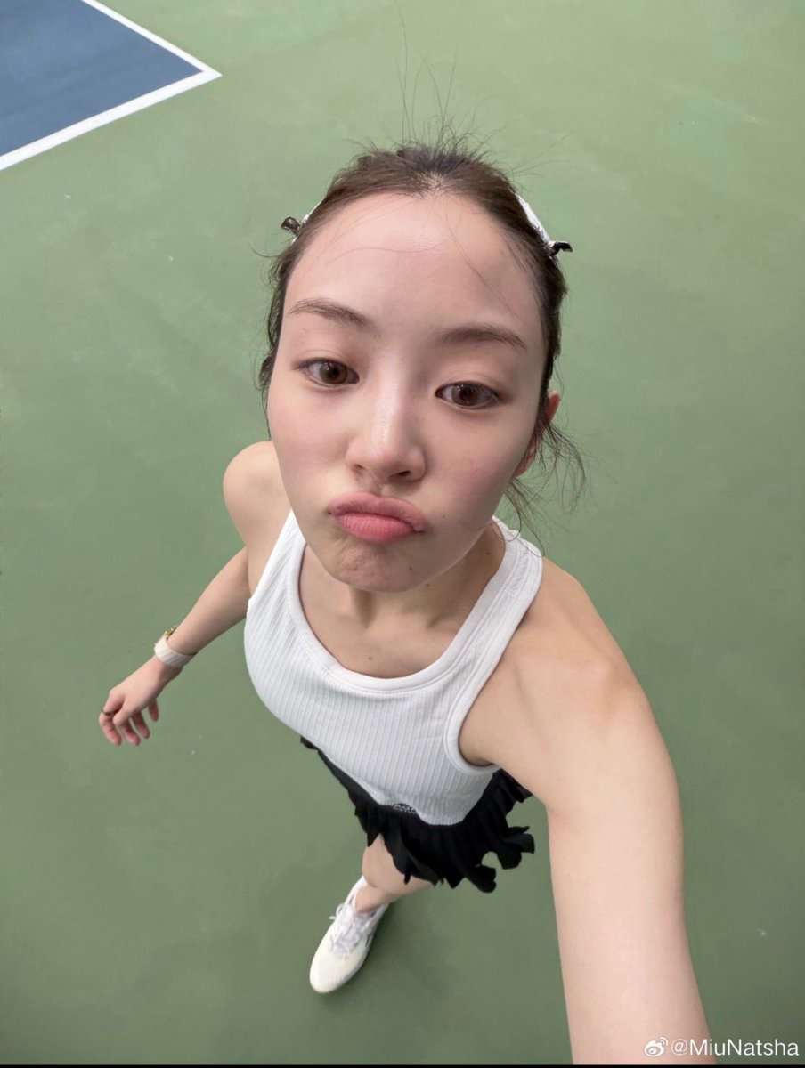 eris_schtt's tweet photo. Miu looks so pretty and fresh here, and then there's her six little moles arranged in a pattern that looks like the six dots on a dice 😭 gurl, even your moles are cute 

#MiuNatsha #หมิวณัชชา https://t.co/5UpXfKtnXh