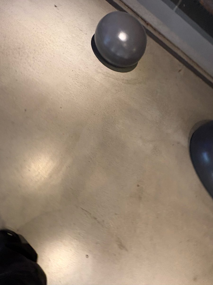 Ace_BBH's tweet photo. Baekhyun and Jongdae soulmates 😭😭😭 both of them sent a picture they accidentally took by mistake for this question HAHSHSHDH

Q1. Among the recent pictures that are saved in my gallery, what's a picture that you think will make fans ask "Why on earth do you have this saved?" https://t.co/Ga9nilbhSr