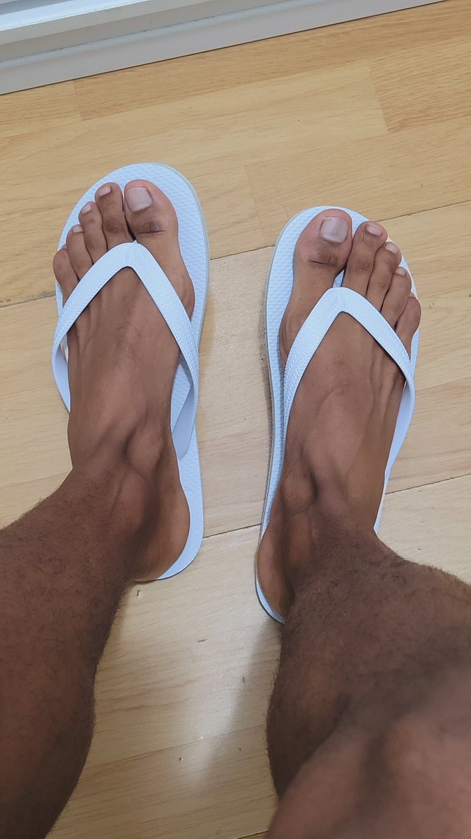 FcampfeetXXX's tweet photo. New flip flops 🩴🩴
Which one would you take it to taste these feet? 🔥👣
#malefeet #gayfeet #feetmale #gay https://t.co/y85cenDYx4