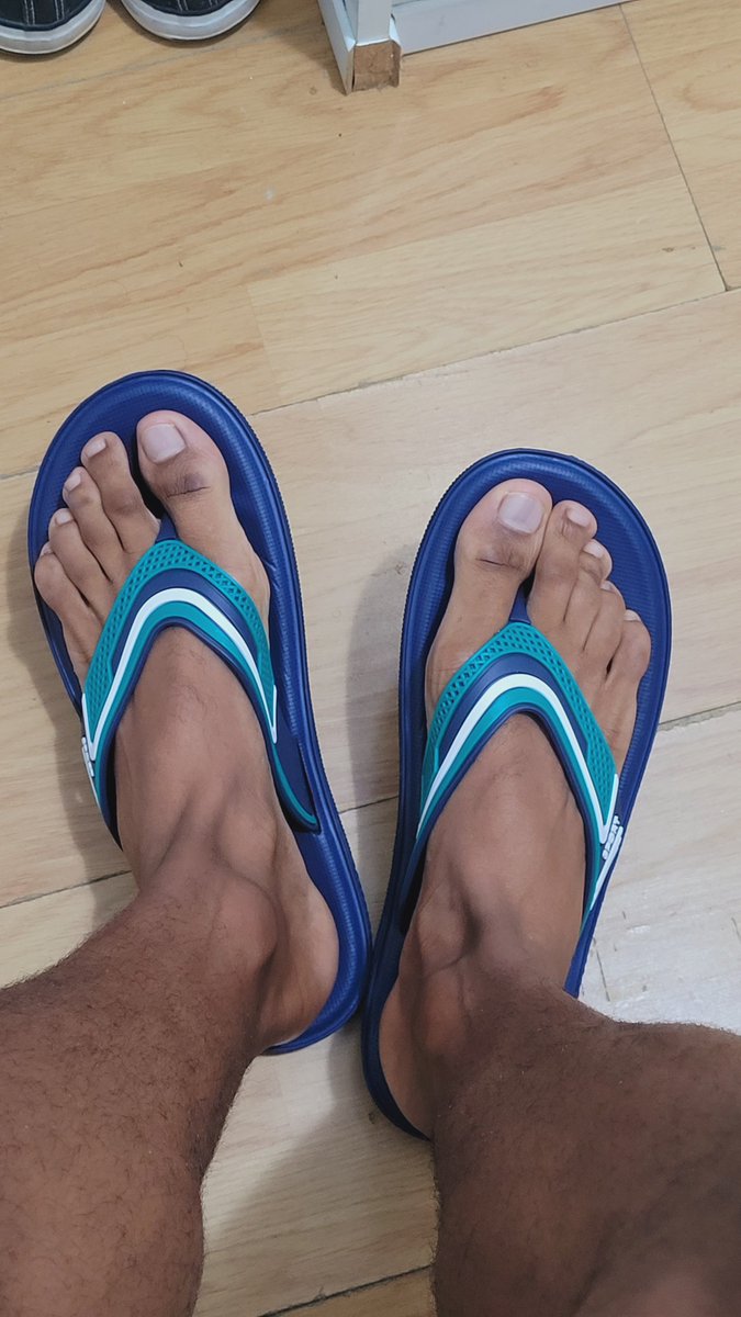 FcampfeetXXX's tweet photo. New flip flops 🩴🩴
Which one would you take it to taste these feet? 🔥👣
#malefeet #gayfeet #feetmale #gay https://t.co/y85cenDYx4