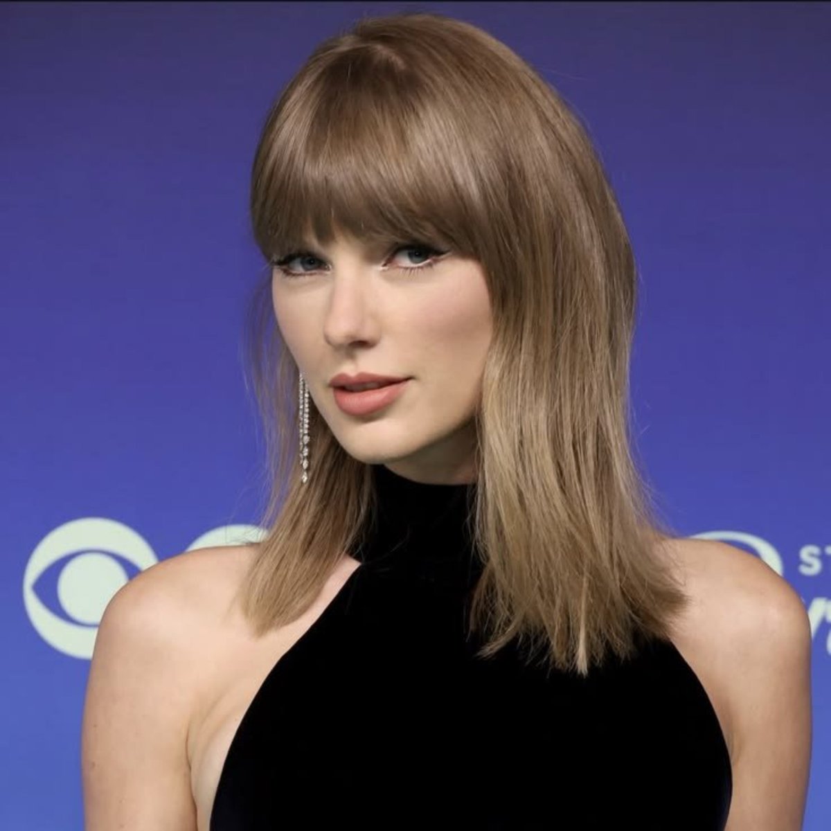 TaylorSwiftDept's tweet photo. 💬| Andrea Canning reveals that Taylor Swift binges Dateline NBC, sometimes watching five or six episodes in a row, according to someone close to the singer. https://t.co/AOAe1pkZ7n