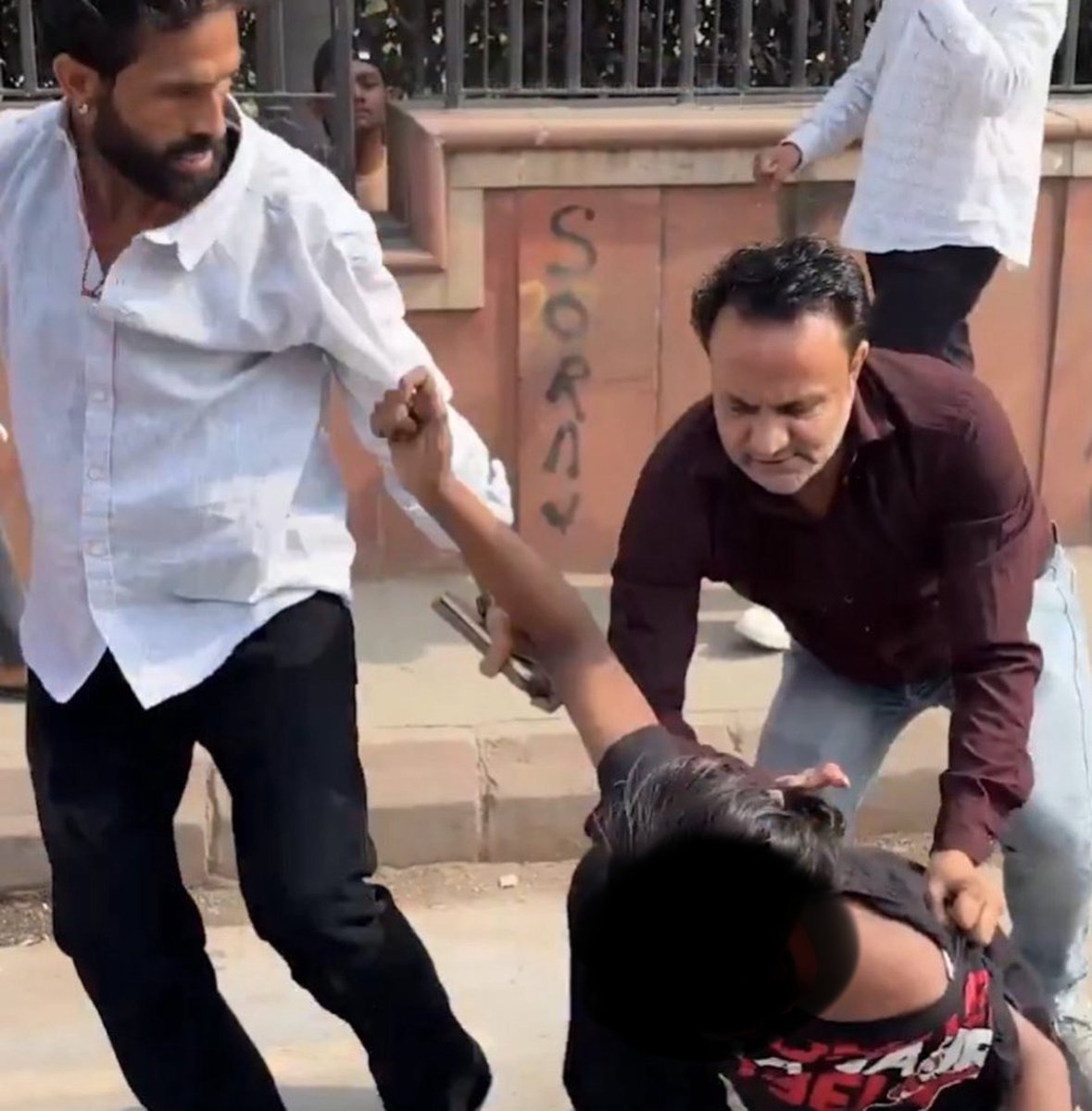VoteKaScene's tweet photo. @rishibagree SHAME energy ...... https://t.co/xaFS3Zd9ba
