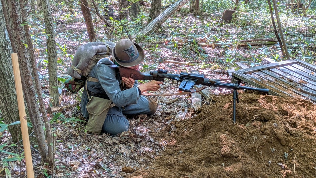 chimaki_chanko's tweet photo. ブレダM30軽機とブレダM37重機も参戦して、火器の充実したR.S.I部隊と孤軍奮闘の米兵と作戦に就く独伊混成部隊。

#北イタリア1945 https://t.co/vNdW16ZeQ0