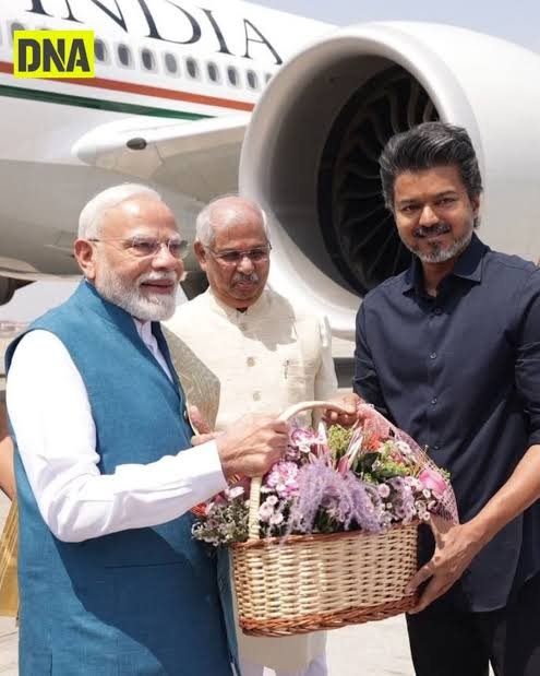 TheVenks's tweet photo. 🚇 CM vijay has requested PM Modi for the following infra request at project inaugration function held at IIT Madras 

🔸 Expedited approval for the Chennai Metro Phase 3 lines ( Poonamallee - Avadi , Airport - Kilambakkam, Koyambedu - Pattabiram) 

🔸 Support to implement Hosur - Bommassmdra metro link 

🔸 Review of Coimbatore and Madurai metro proposal 

Addn: 

🔸HSR between Chennai Kanyakumari 
🔸HSR between Chennai Coimbatore 
🔸6 laning of Chennai Trichy NH 
🔸6 laning of Trichy Panjappur section 
🔸6 laning of Trichy Karur section 
🔸 Elevated highway from Madhavaram 

#TamilNadu #Chennai #Coimbatore #Madurai #Hosur