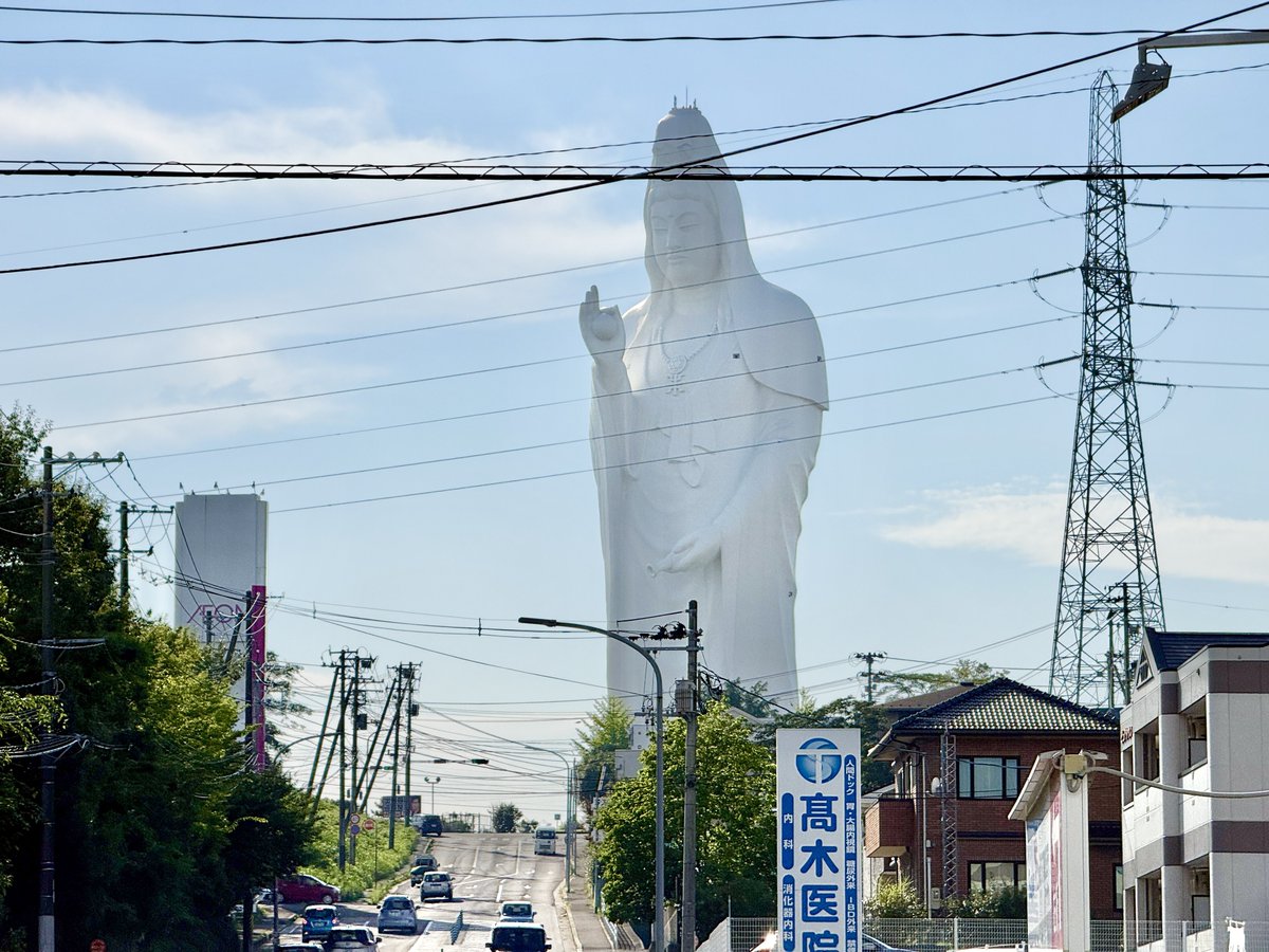sentu_zunda's tweet photo. This giant Kannon statue in Sendai, Japan, is also known as the "Last Boss," which means the final boss. In recent years, more and more international tourists have been coming to see the "Last Boss" in person. https://t.co/A8iuIZ7H3P