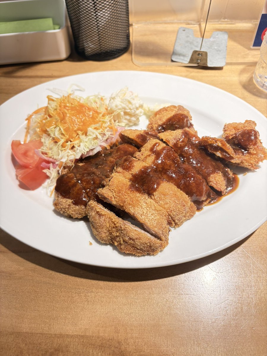 aoisakida7's tweet photo. 本日はお昼ご飯にこれを食べてもう胸焼けした😅こんなにデカいとは… https://t.co/HV6VDytbWm