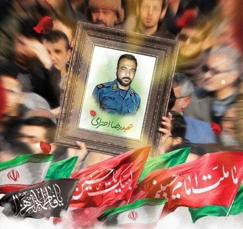 khanome_yas's tweet photo. حکم قصـlص قـlتل شهید رضا احترامی اجرا شد‌؛ درسته که هیچ حکمی جای خالی یه جوون رو پر نمیکنه؛ اما حق نباید پایمال بشه. مردی که بخاطر امنیت مردم و کشورش، وسط مبارزه با قاچاقچیان سوخت، جونش رو فدا کرد.
روحت شاد قهرمان. https://t.co/kdzsL0suCO