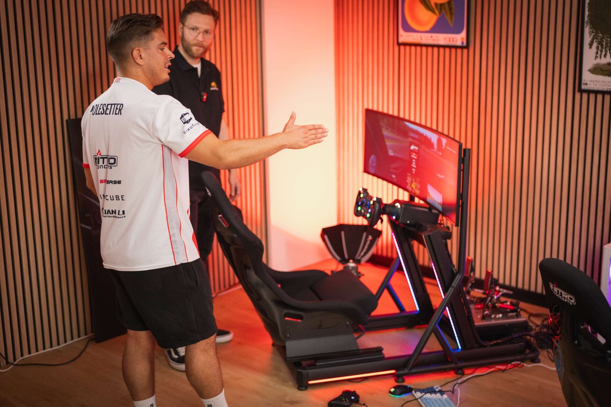 Caseking's tweet photo. Mabix war bei uns in Berlin! Gemeinsam mit Marcel geht’s vom Controller bis zum Sim-Racing-Rig. 
Wie viel Hardware brauchst du wirklich? Und bringt mehr Geld auch mehr Fahrspaß? Genau das klären wir in unserem aktuellen Video auf YouTube: https://t.co/8DflPvuCRY https://t.co/EcKlZQjBE3