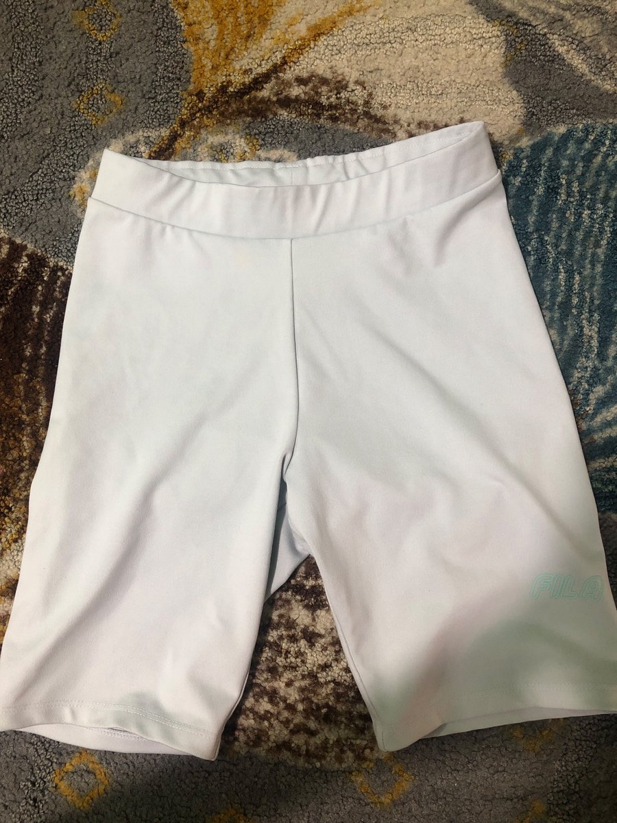 zai84774's tweet photo. Hallo guyss!!! 
Aku jual celana preloved yang mau boleh DM ya🙌 https://t.co/H9bZ01TPgl